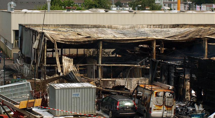 Feuer Halle Siegburg Gewerbegebiet Zange P296.JPG